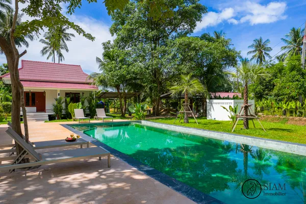 Fully renovated 9-Bungalow Resort with Pool in Maenam